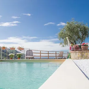 Casa di campagna Podere Scoglio D'oro, Pescia